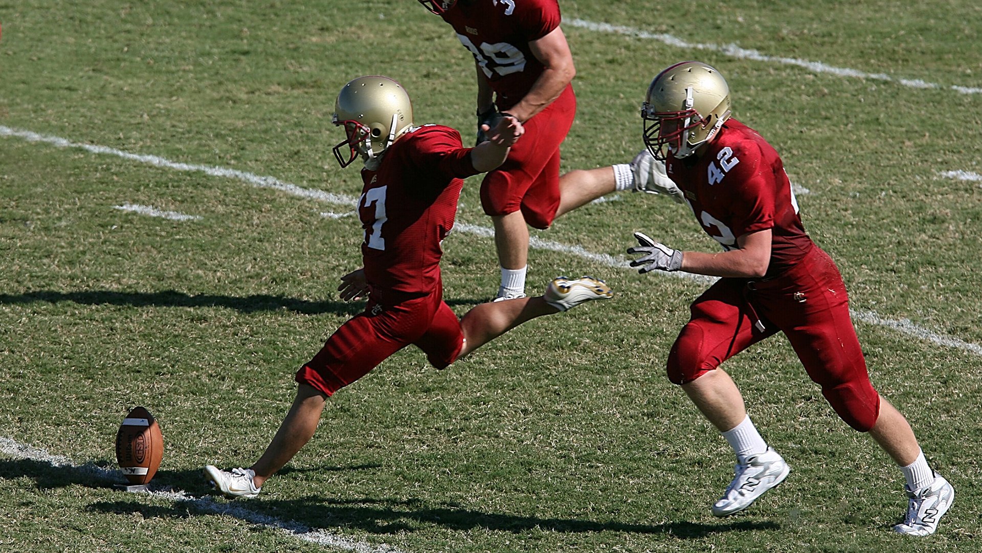 乔纳·隆戈：为全黑队打破全球橄榄球赛事的收视纪录，乔丹橄榄球比赛